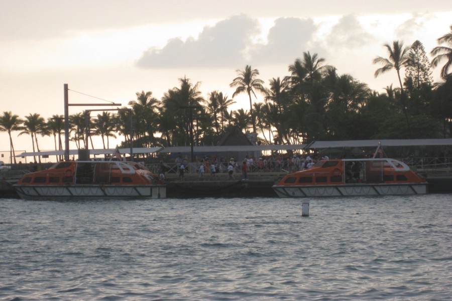 ../image/kona cruise ship shuttles.jpg